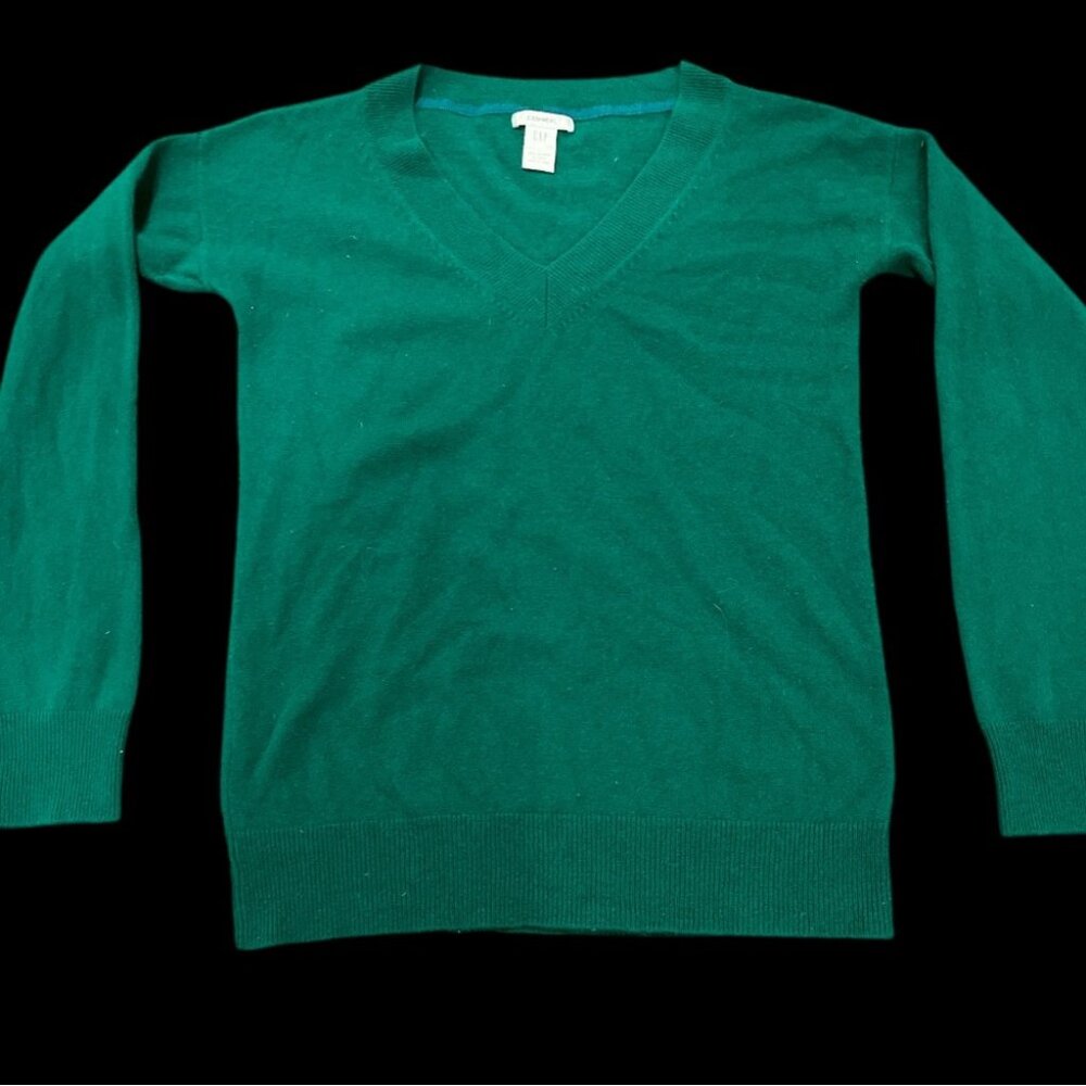 Kelly Green Gap Cashmere vneck sweater